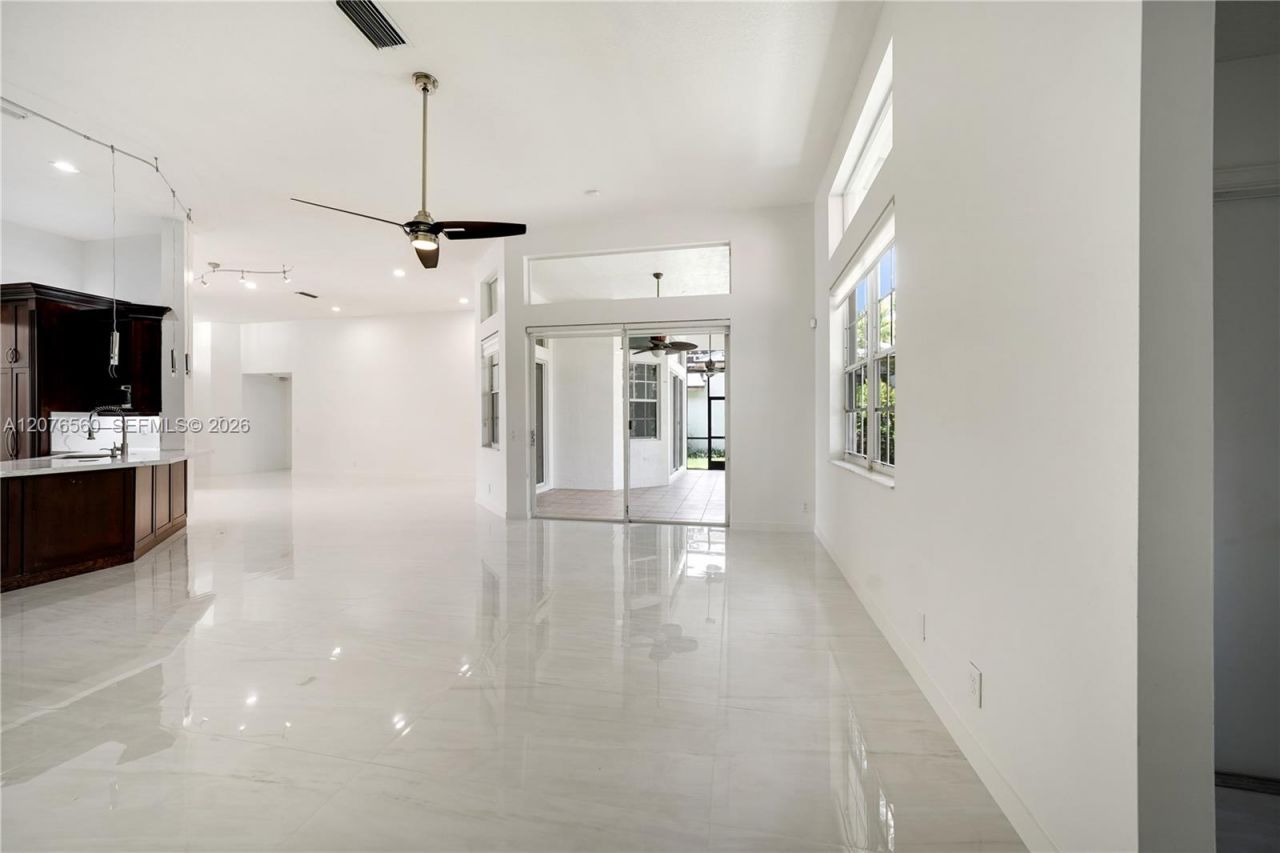 2527 Jardin Dr , Unit 2527, Weston, FL 33327 Photo