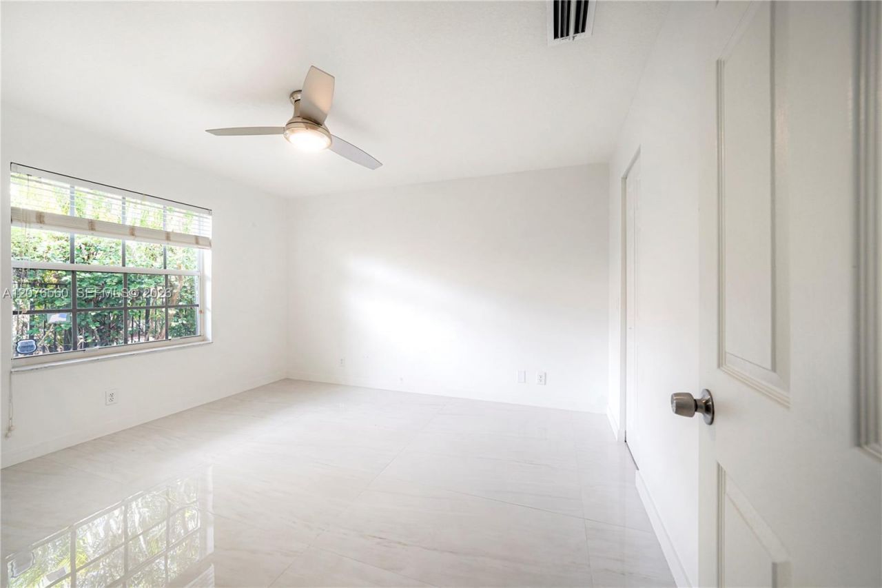 2527 Jardin Dr , Unit 2527, Weston, FL 33327 Photo