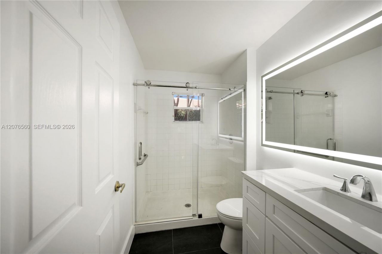 2527 Jardin Dr , Unit 2527, Weston, FL 33327 Photo