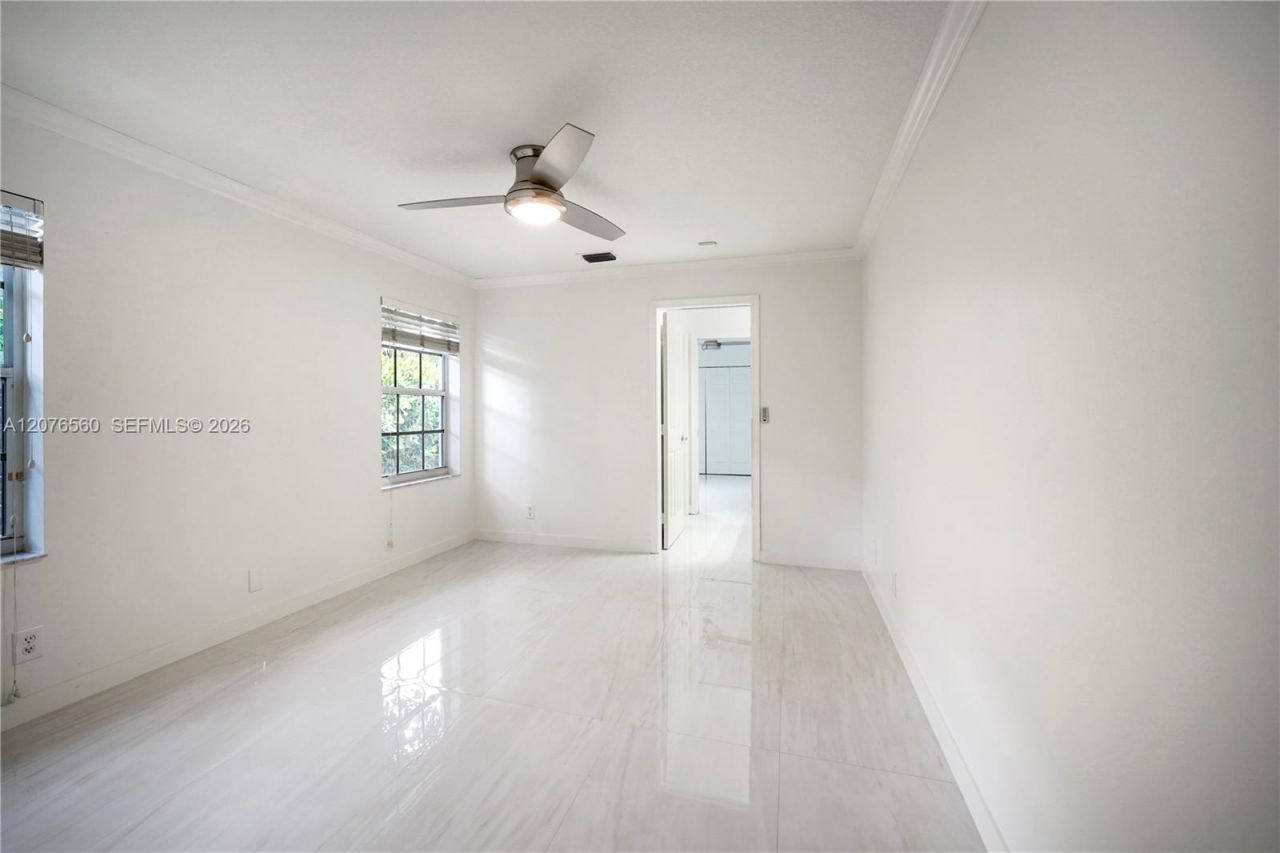 2527 Jardin Dr , Unit 2527, Weston, FL 33327 Photo