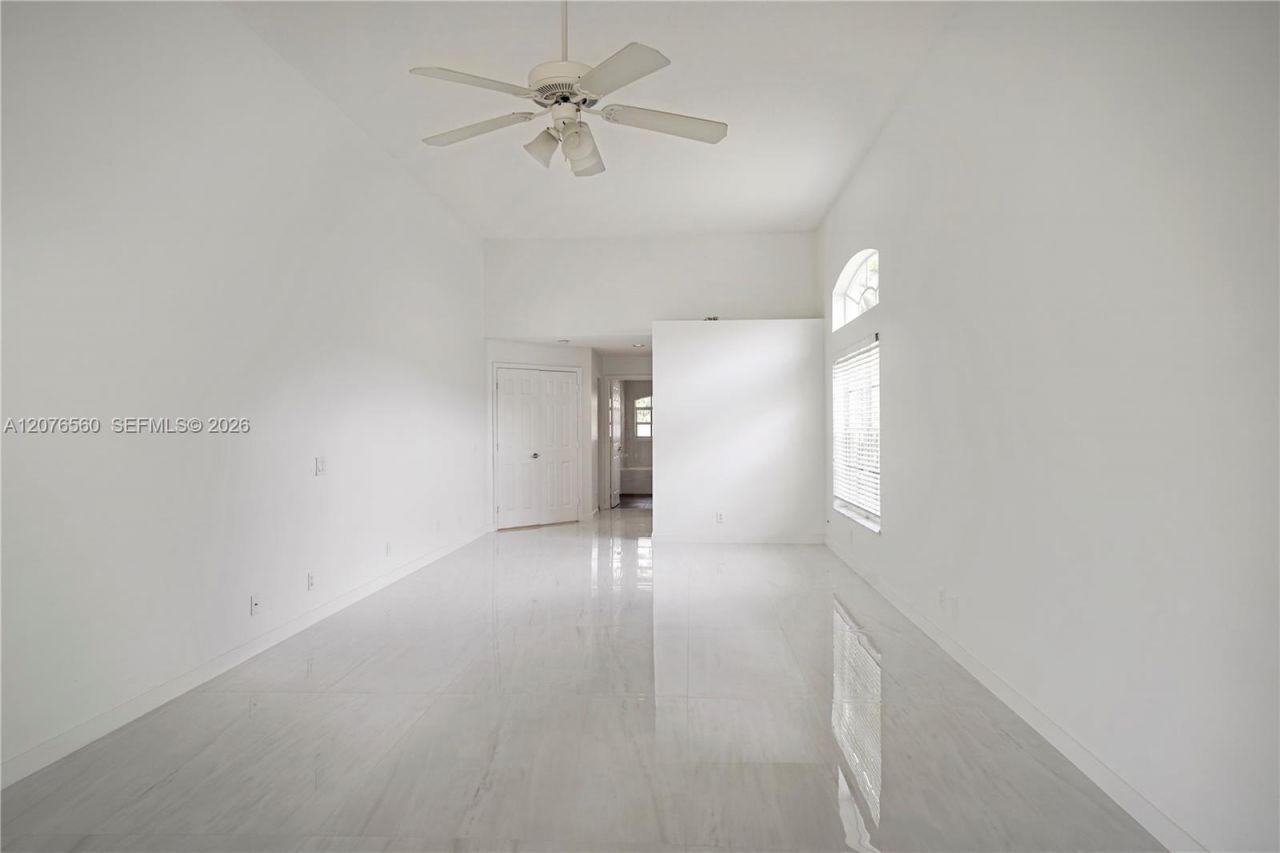 2527 Jardin Dr , Unit 2527, Weston, FL 33327 Photo