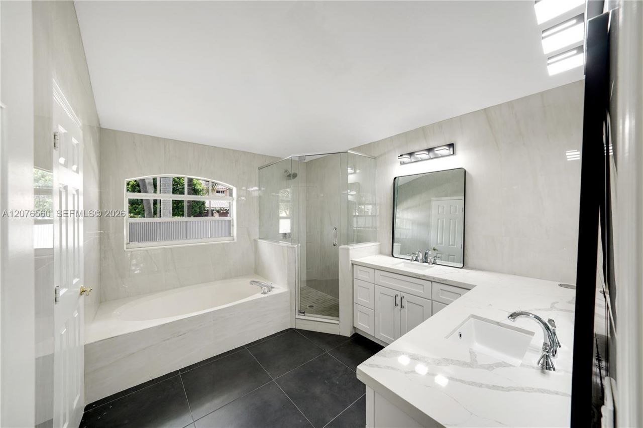 2527 Jardin Dr , Unit 2527, Weston, FL 33327 Photo