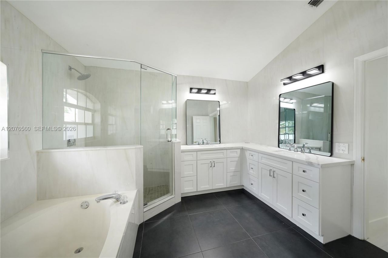 2527 Jardin Dr , Unit 2527, Weston, FL 33327 Photo