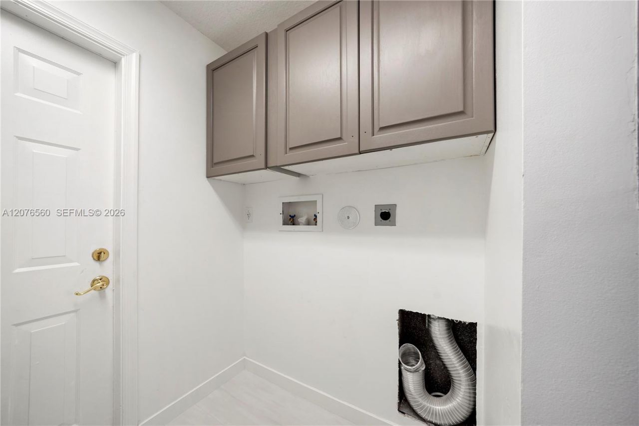 2527 Jardin Dr , Unit 2527, Weston, FL 33327 Photo