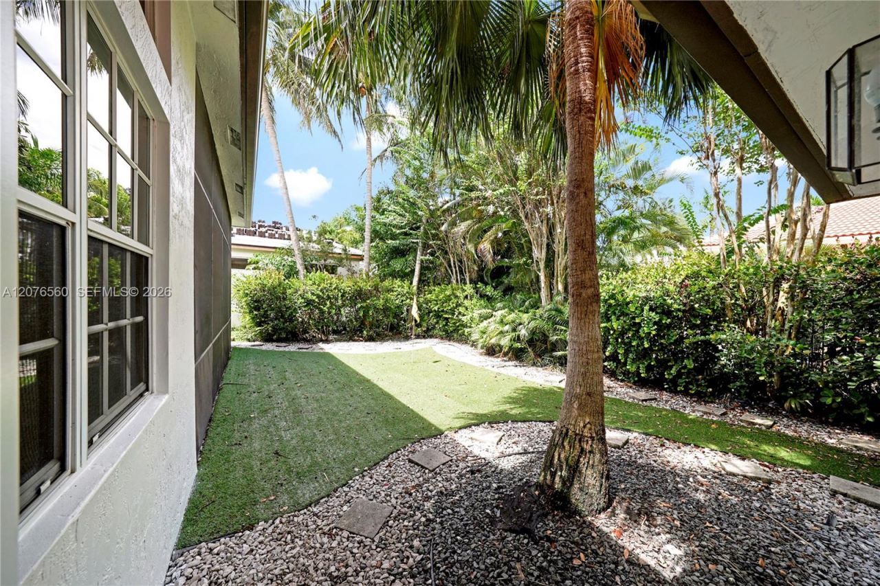 2527 Jardin Dr , Unit 2527, Weston, FL 33327 Photo