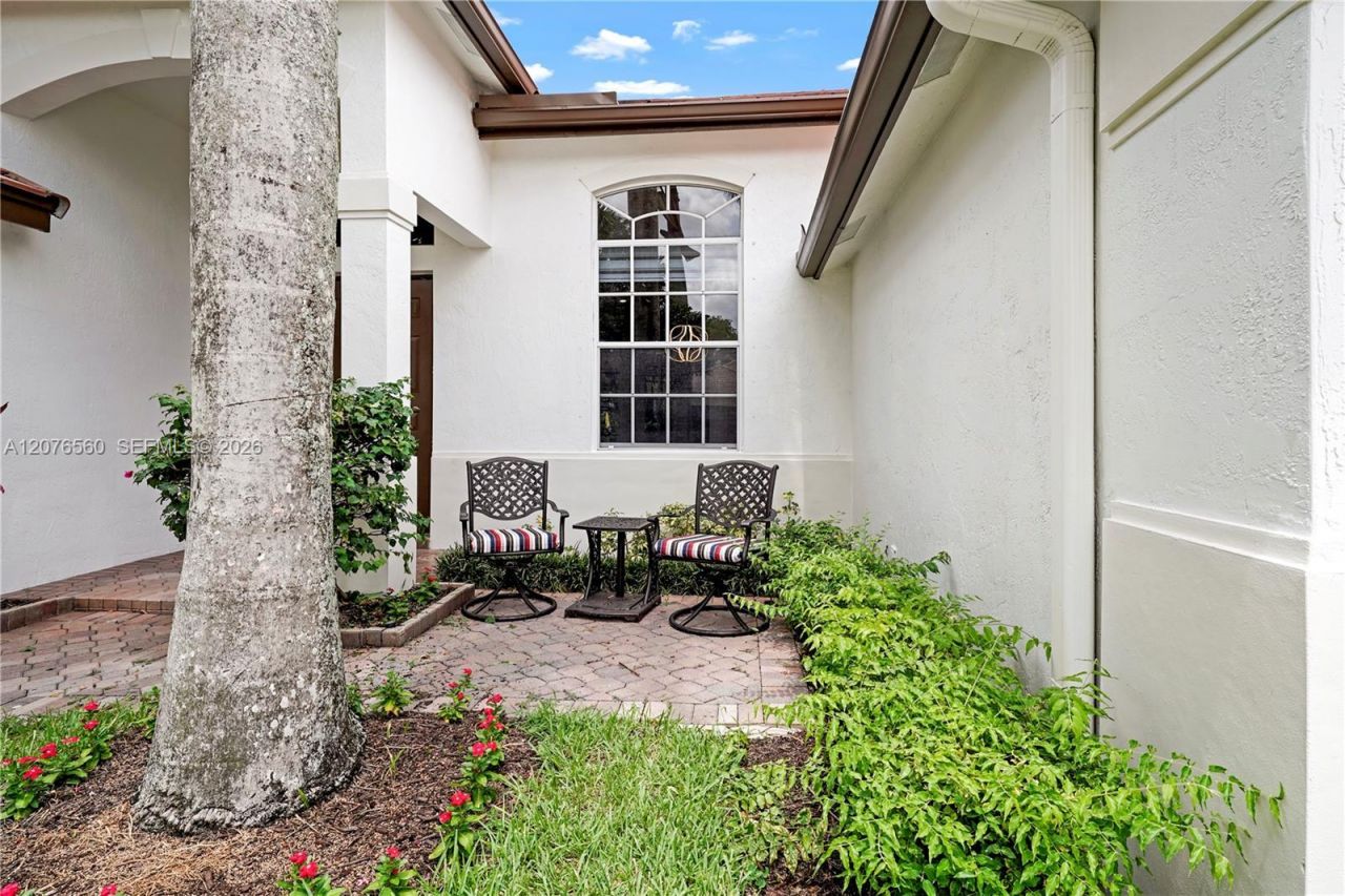 2527 Jardin Dr , Unit 2527, Weston, FL 33327 Photo