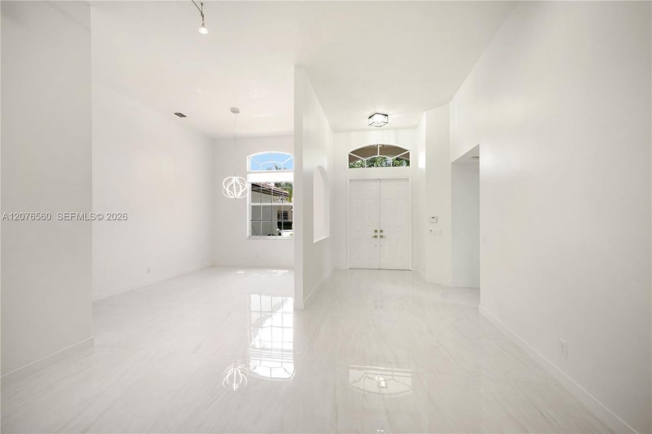2527 Jardin Dr , Unit 2527, Weston, FL 33327 Photo