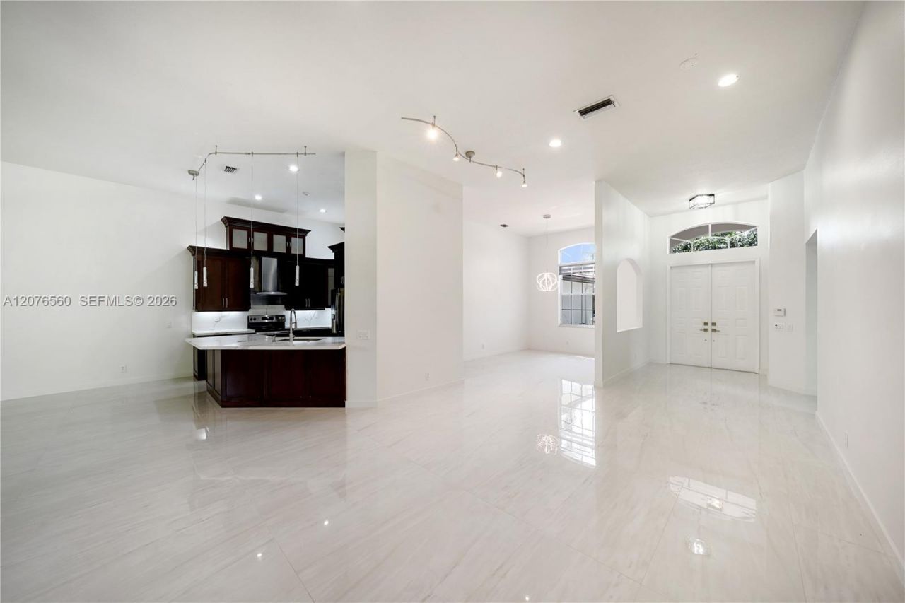 2527 Jardin Dr , Unit 2527, Weston, FL 33327 Photo