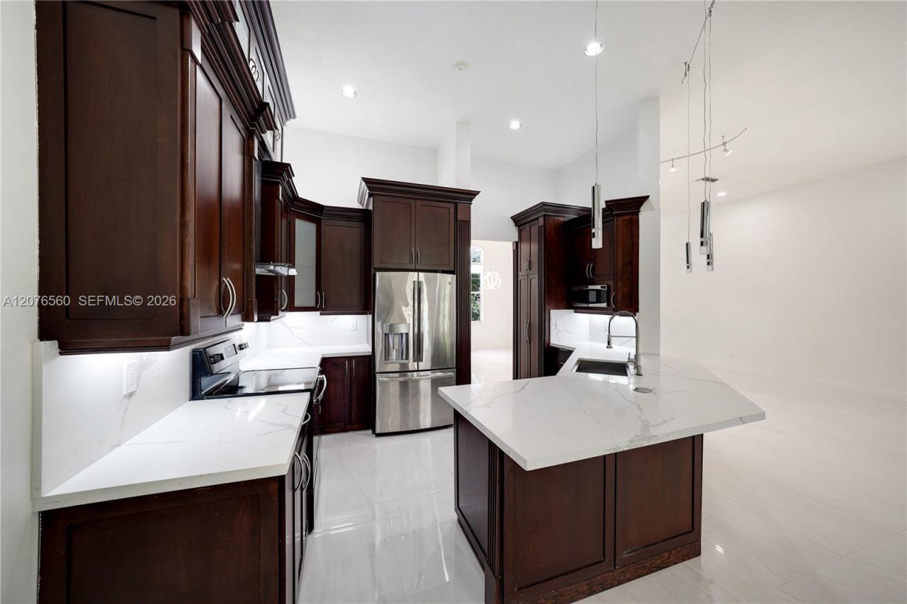 2527 Jardin Dr , Unit 2527, Weston, FL 33327 Photo