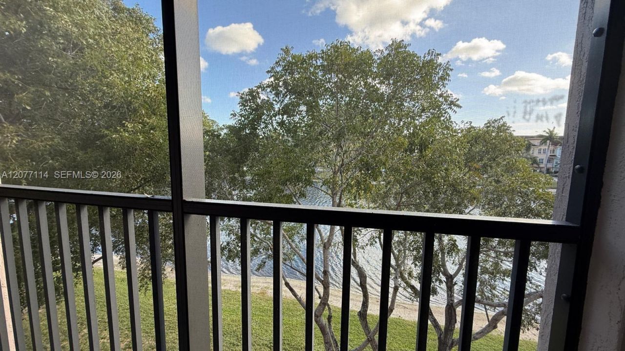 2806 Veronia Dr, Unit 303, Palm Beach Gardens, FL 33410 Photo