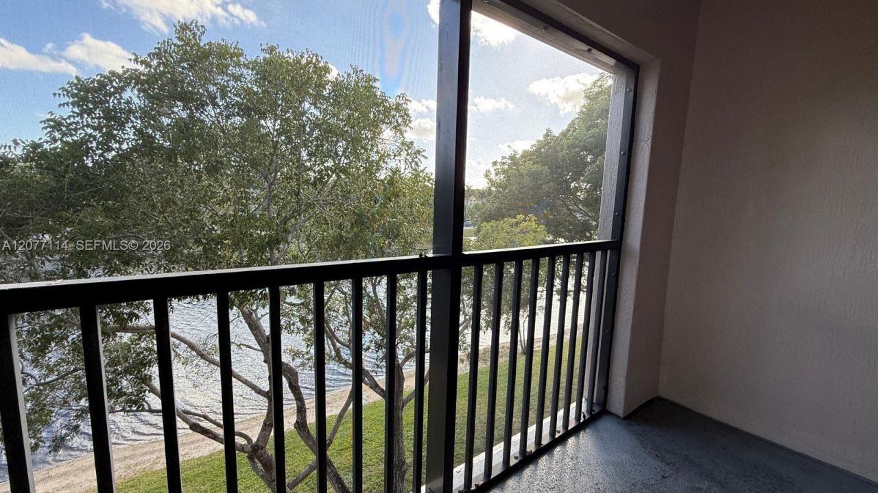 2806 Veronia Dr, Unit 303, Palm Beach Gardens, FL 33410 Photo
