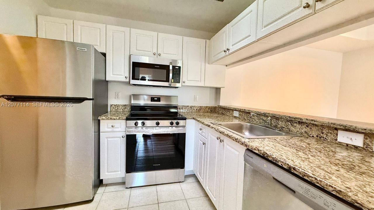 2806 Veronia Dr, Unit 303, Palm Beach Gardens, FL 33410 Photo