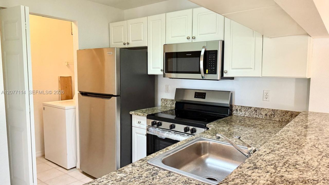 2806 Veronia Dr, Unit 303, Palm Beach Gardens, FL 33410 Photo