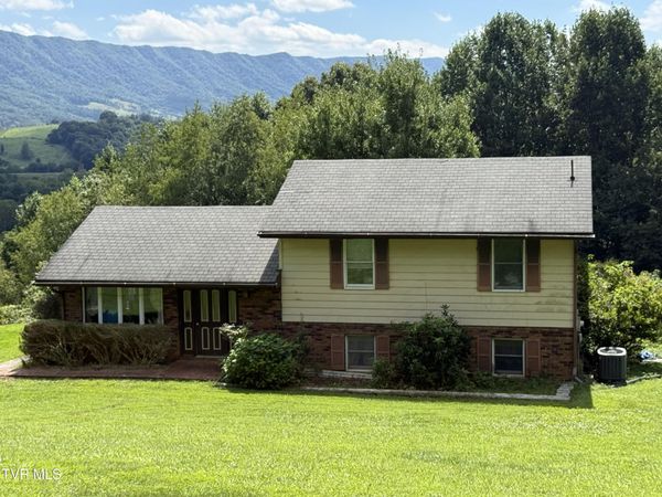 1170 Elk Garden Road, Lebanon, VA 24266
