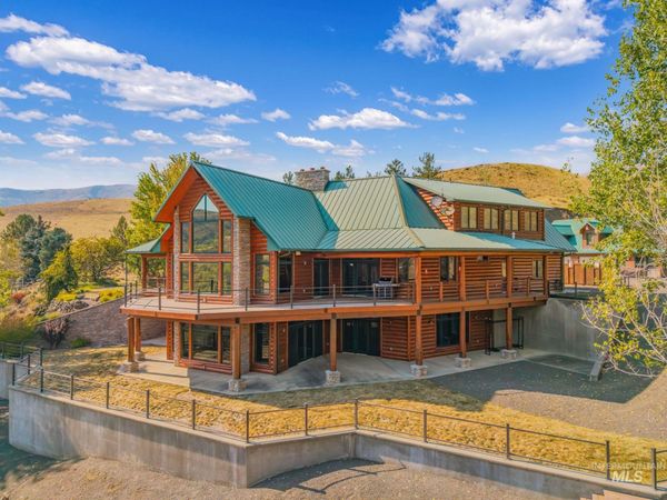 327 Two Bears Rd., White Bird, ID 83554