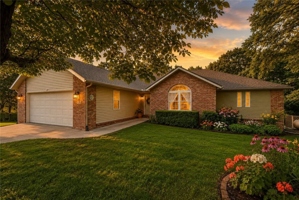 9 Harrington Circle, Bella Vista, AR 72714 Main Photo