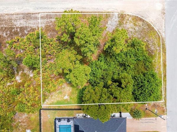 837 Fullerton AVE S, LEHIGH ACRES, FL 33974