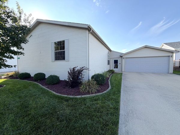 1013 Redbud Road, Manteno, IL 60950