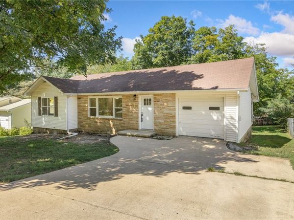 816 Spruce Street , Harrison, AR 72601