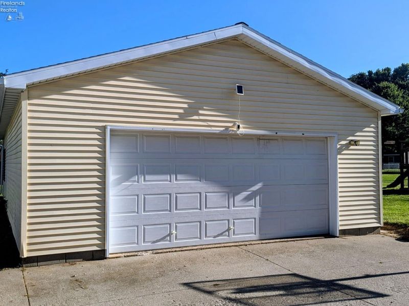 6725 Ridgewood Drive, Castalia, OH 44824 Photo 3