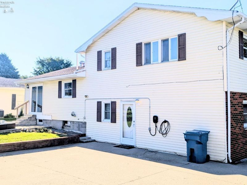 6725 Ridgewood Drive, Castalia, OH 44824 Photo 4