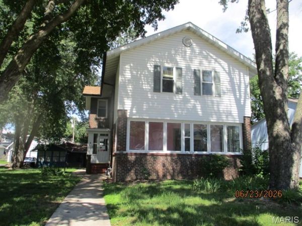 413 Wabash Avenue , Belleville, IL 62220
