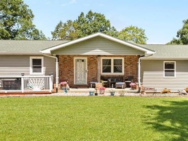 10548 W State Highway 8, Potosi, MO 63664