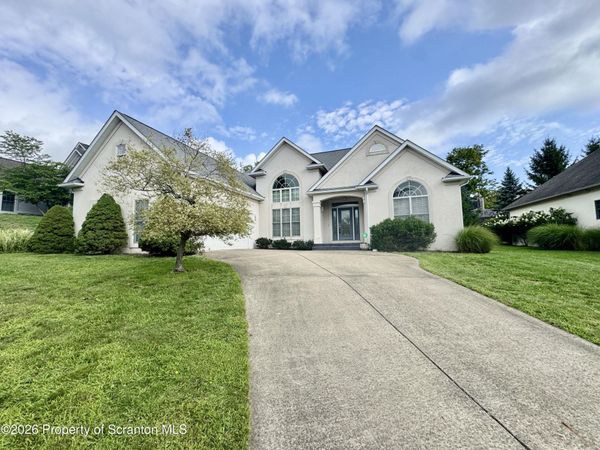 1009 Summerfield Drive , Dalton, PA 18414