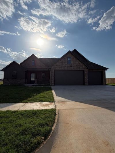 1121 Jaden Boulevard, Tuttle, OK 73089 Main Photo