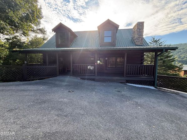 3160 White Falcon Way , Pigeon Forge, TN 37863