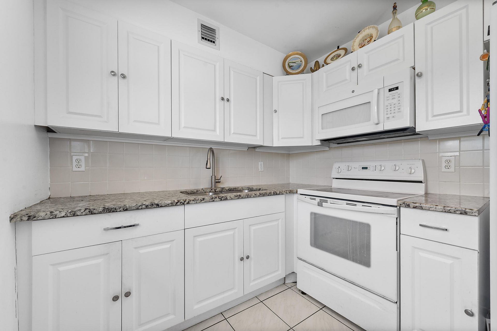 477 Monaco J, Delray Beach, FL 33446 Photo
