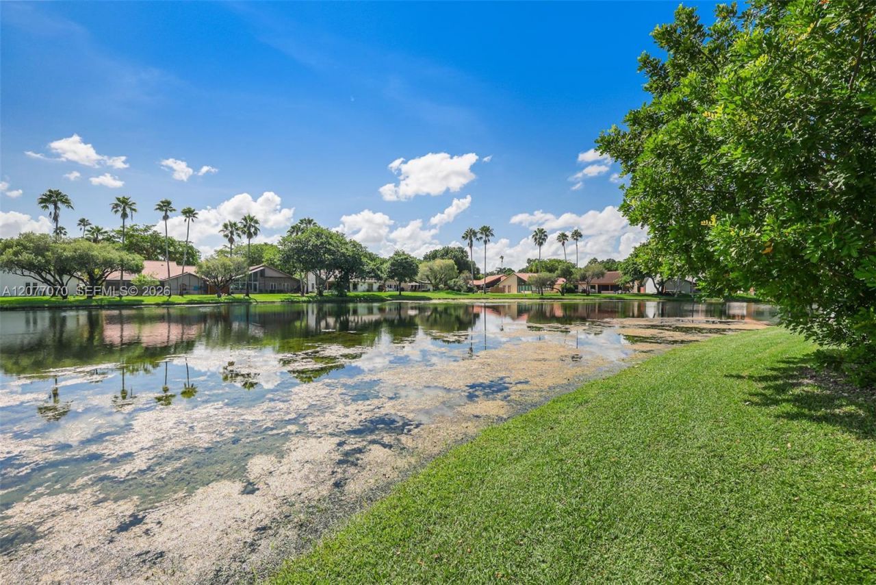 1928 Water Ridge Dr, Weston, FL 33326 Photo