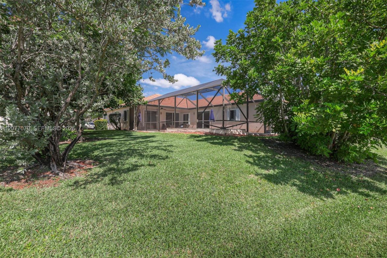 1928 Water Ridge Dr, Weston, FL 33326 Photo