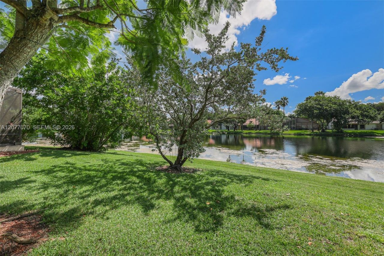 1928 Water Ridge Dr, Weston, FL 33326 Photo