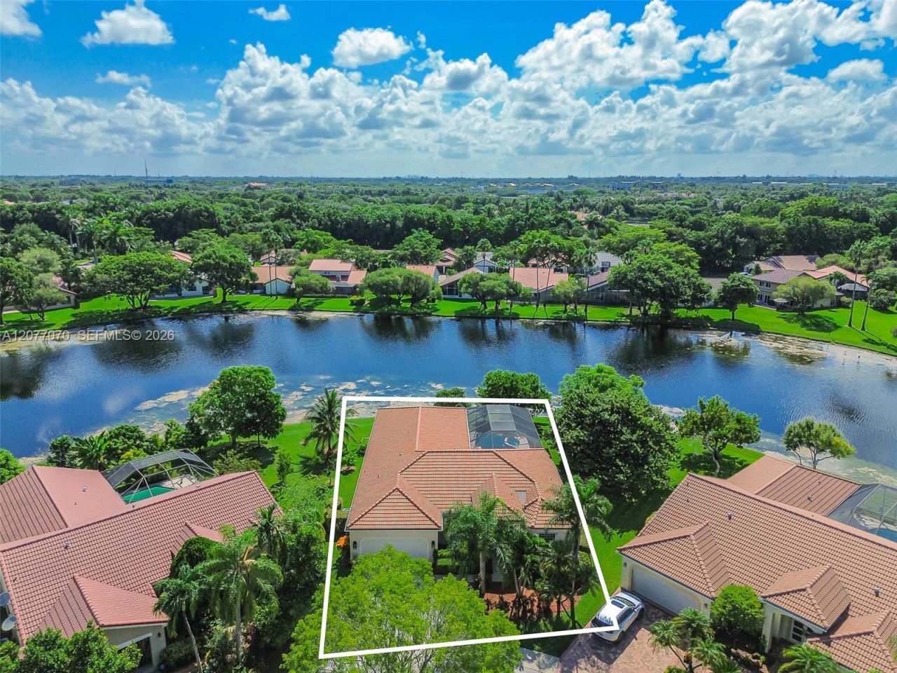 1928 Water Ridge Dr, Weston, FL 33326 Photo