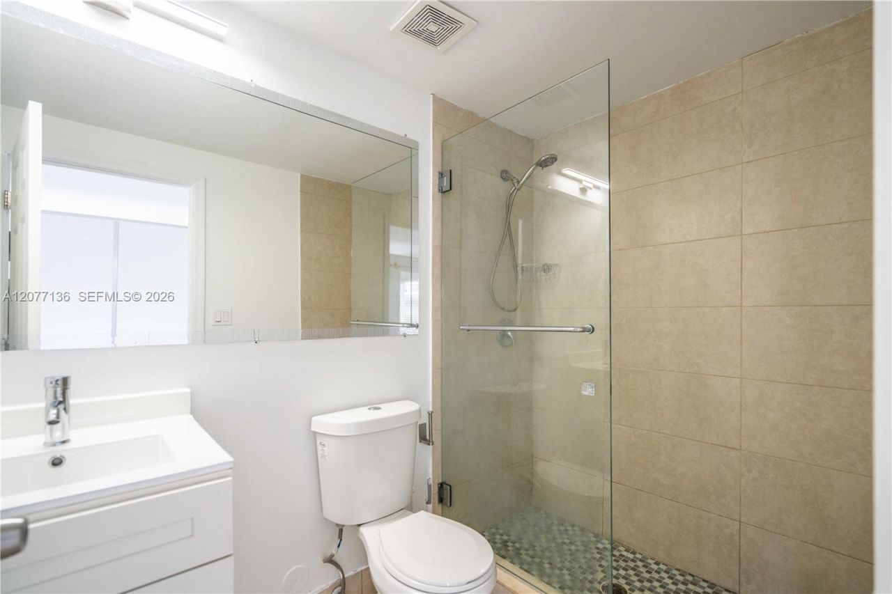 6971 Carlyle Ave , Unit 207, Miami Beach, FL 33141 Photo