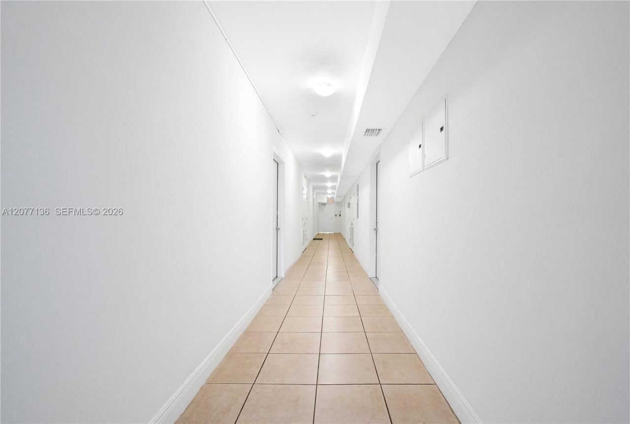 6971 Carlyle Ave , Unit 207, Miami Beach, FL 33141 Photo