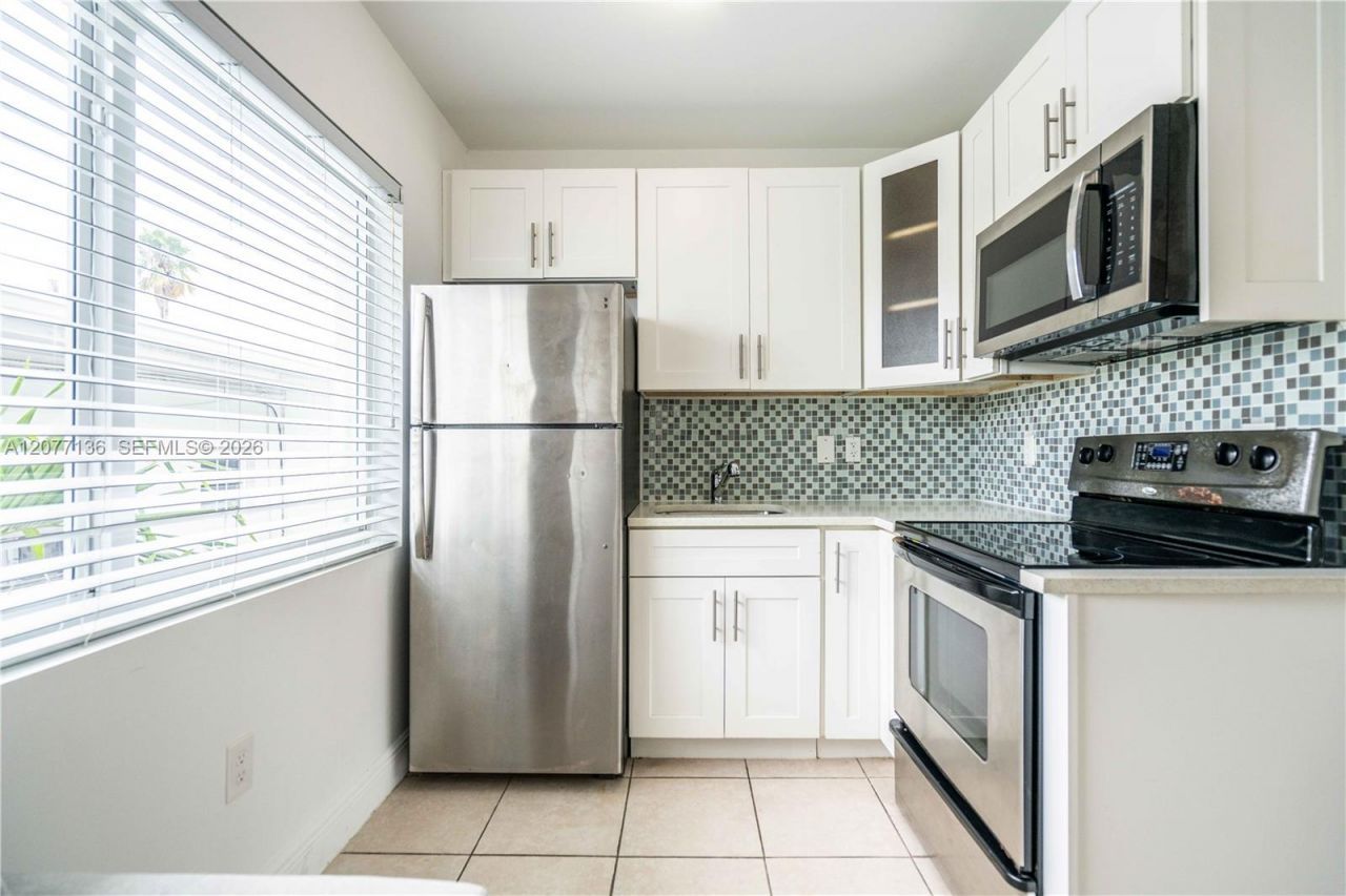 6971 Carlyle Ave , Unit 207, Miami Beach, FL 33141 Photo