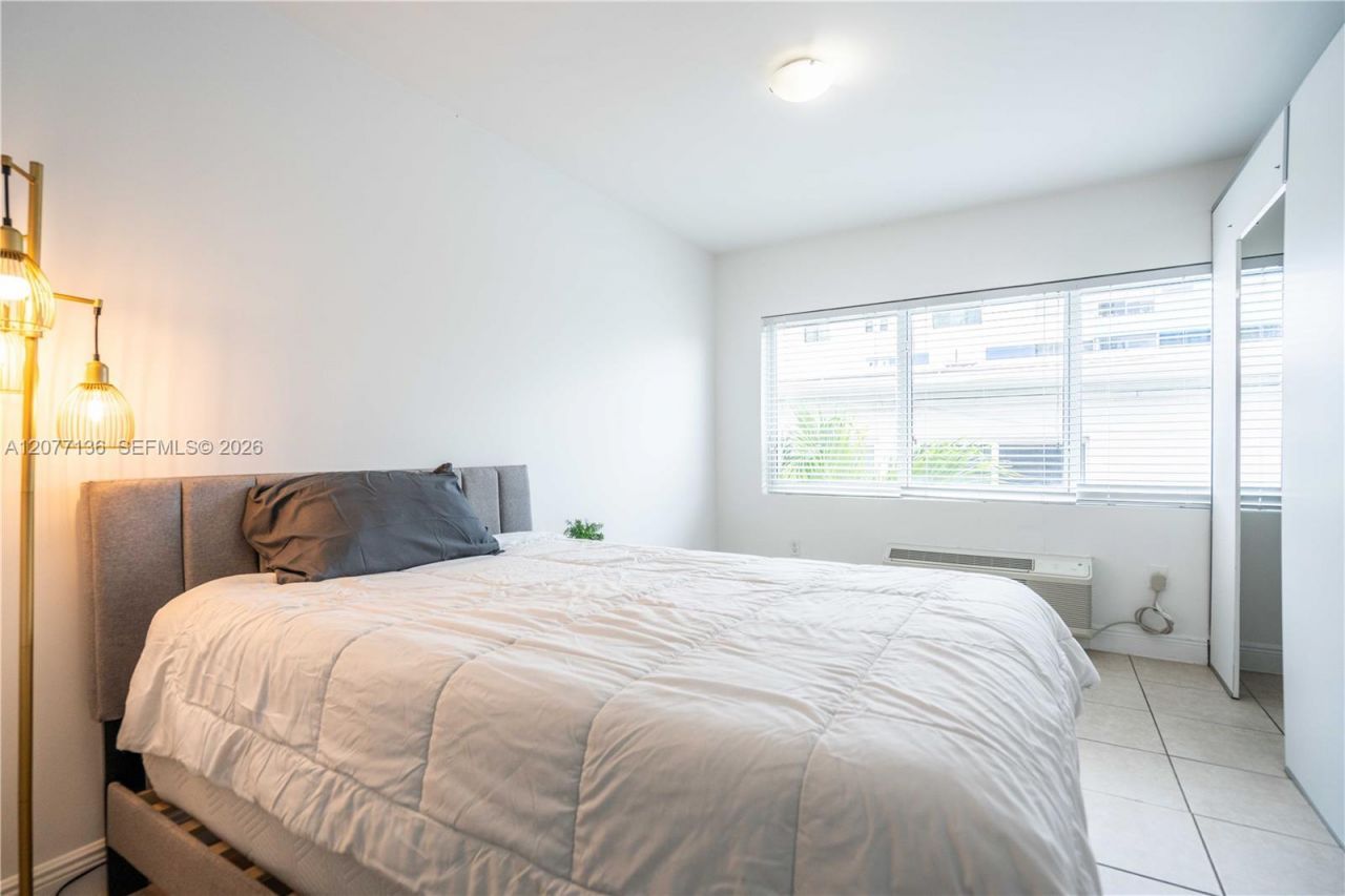 6971 Carlyle Ave , Unit 207, Miami Beach, FL 33141 Photo