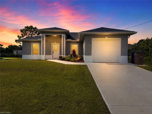 746 Chestnut ST E, LEHIGH ACRES, FL 33974