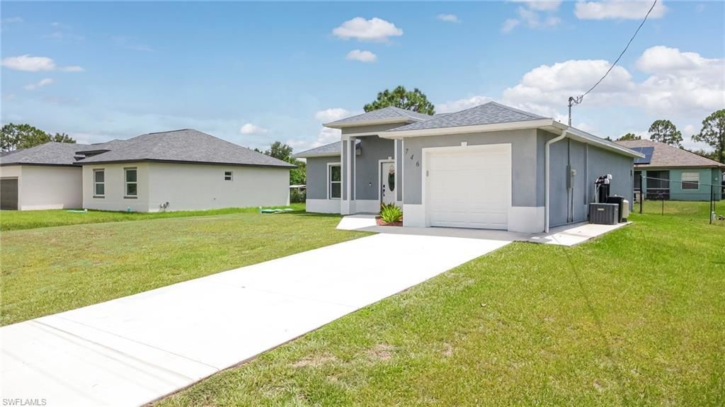 746 Chestnut St E, Lehigh Acres, FL 33974 Photo