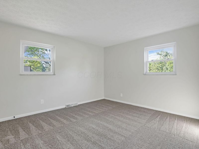 5703 Magna Carta Circle, Galloway, OH 43119 Photo 21