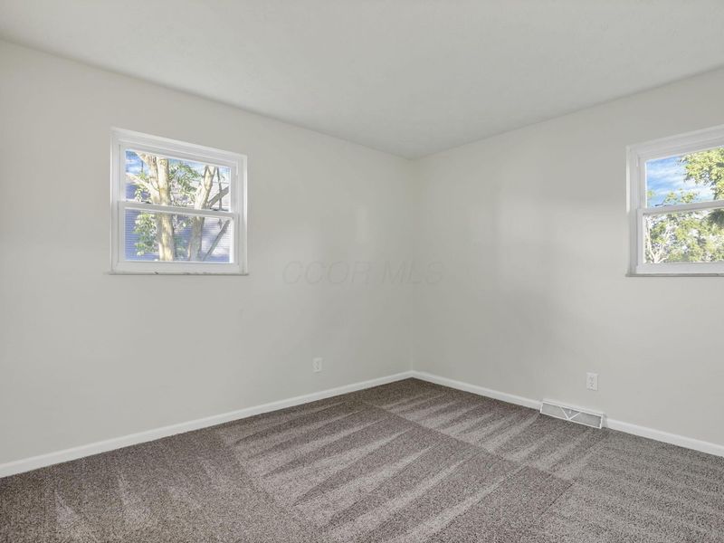 5703 Magna Carta Circle, Galloway, OH 43119 Photo 23