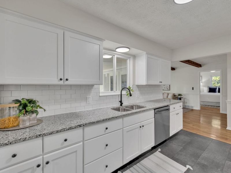5703 Magna Carta Circle, Galloway, OH 43119 Photo 8