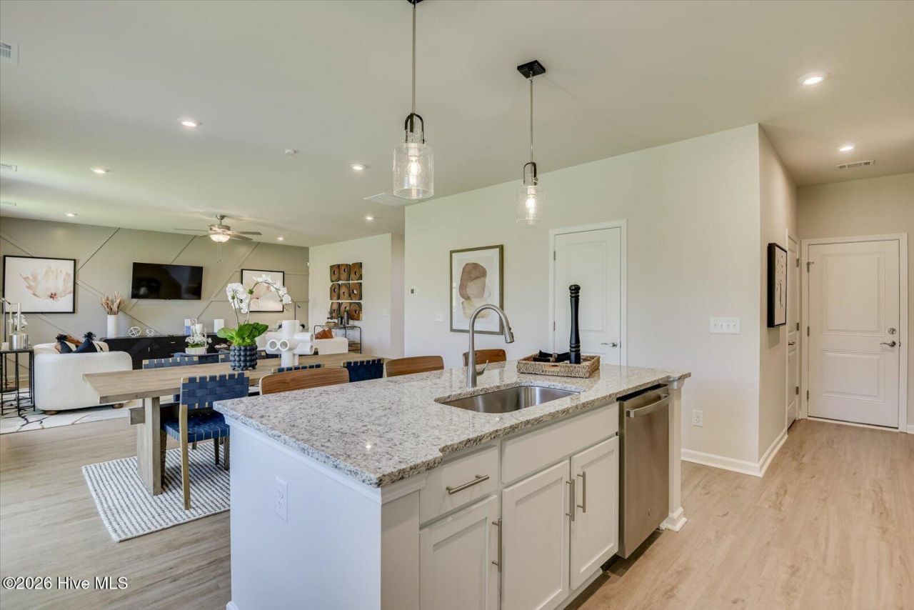 4537 Hartshorn Circle Photo 8