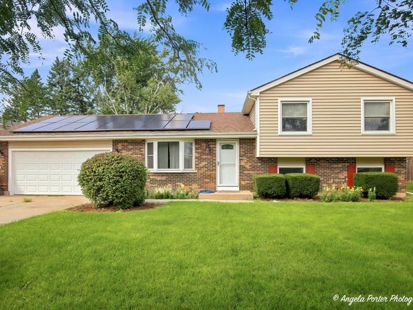 5112 W Greenbrier Drive , McHenry, IL 60050