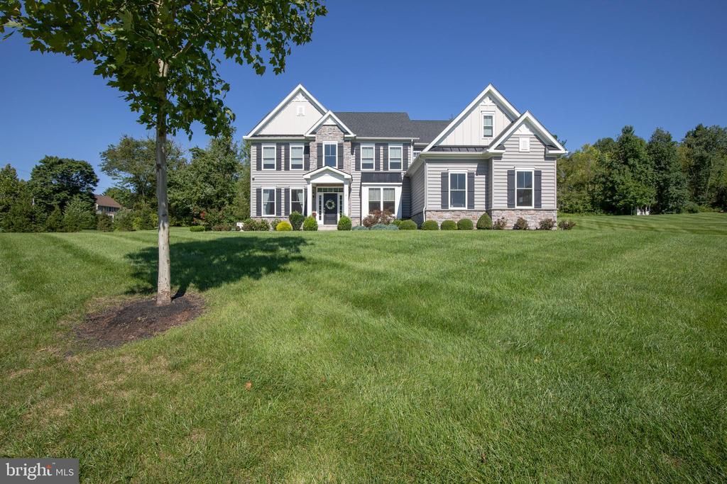 2 OXFORD LANE, DOYLESTOWN, PA 18901