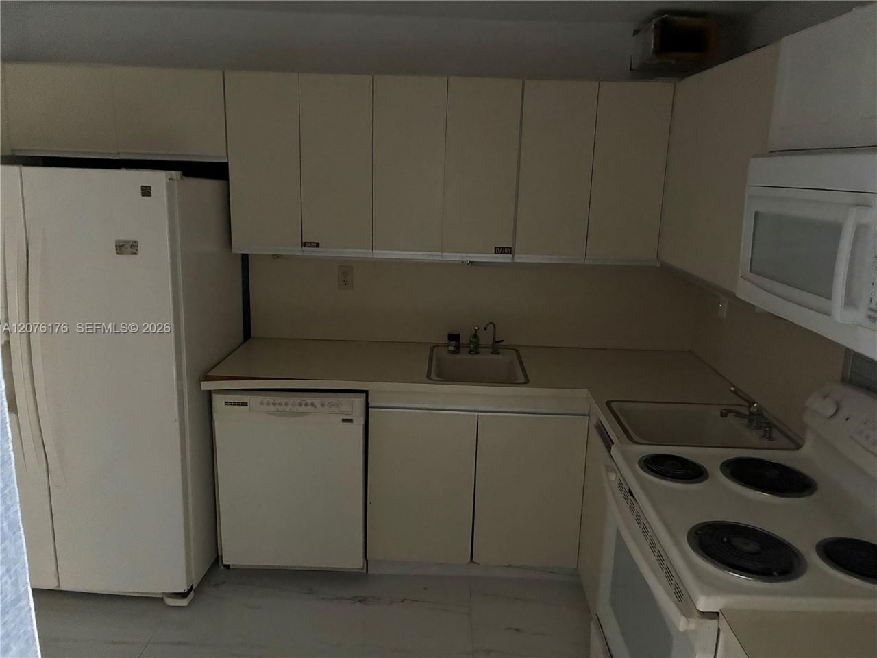 4301 Collins Ave, Unit 402, Miami Beach, FL 33140 Photo