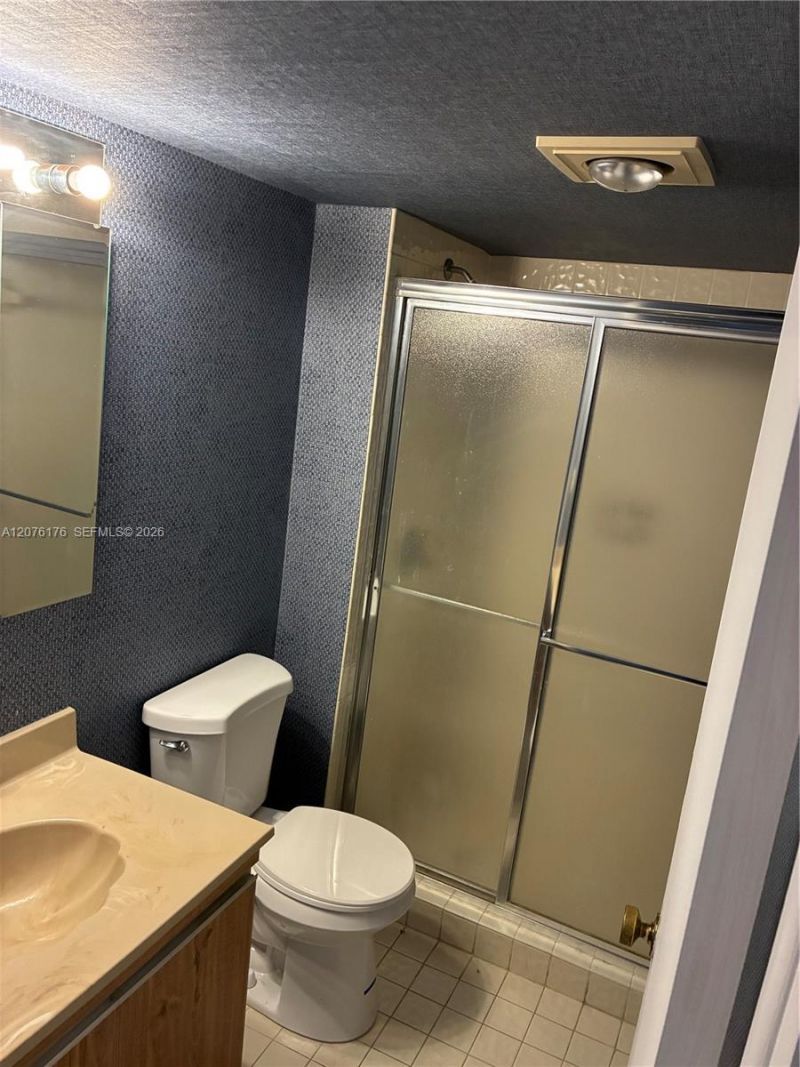 4301 Collins Ave, Unit 402, Miami Beach, FL 33140 Photo