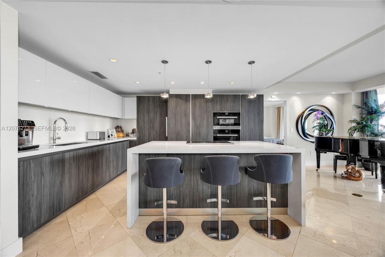 3400 SW 27th Ave , Unit 902, Miami, FL 33133 Photo